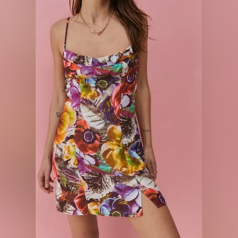 🦋UO Lumi Floral Print Mini Dress